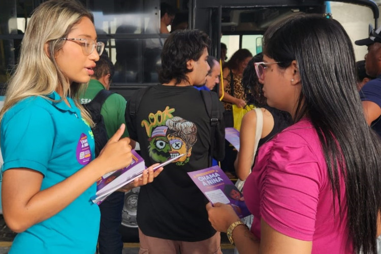 ￼COLABORADORES dos sete terminais passaram orientações