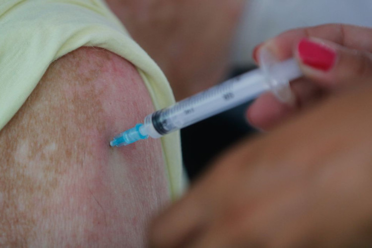 Vacinação contra Covid fará parte do PNI a partir de 2024