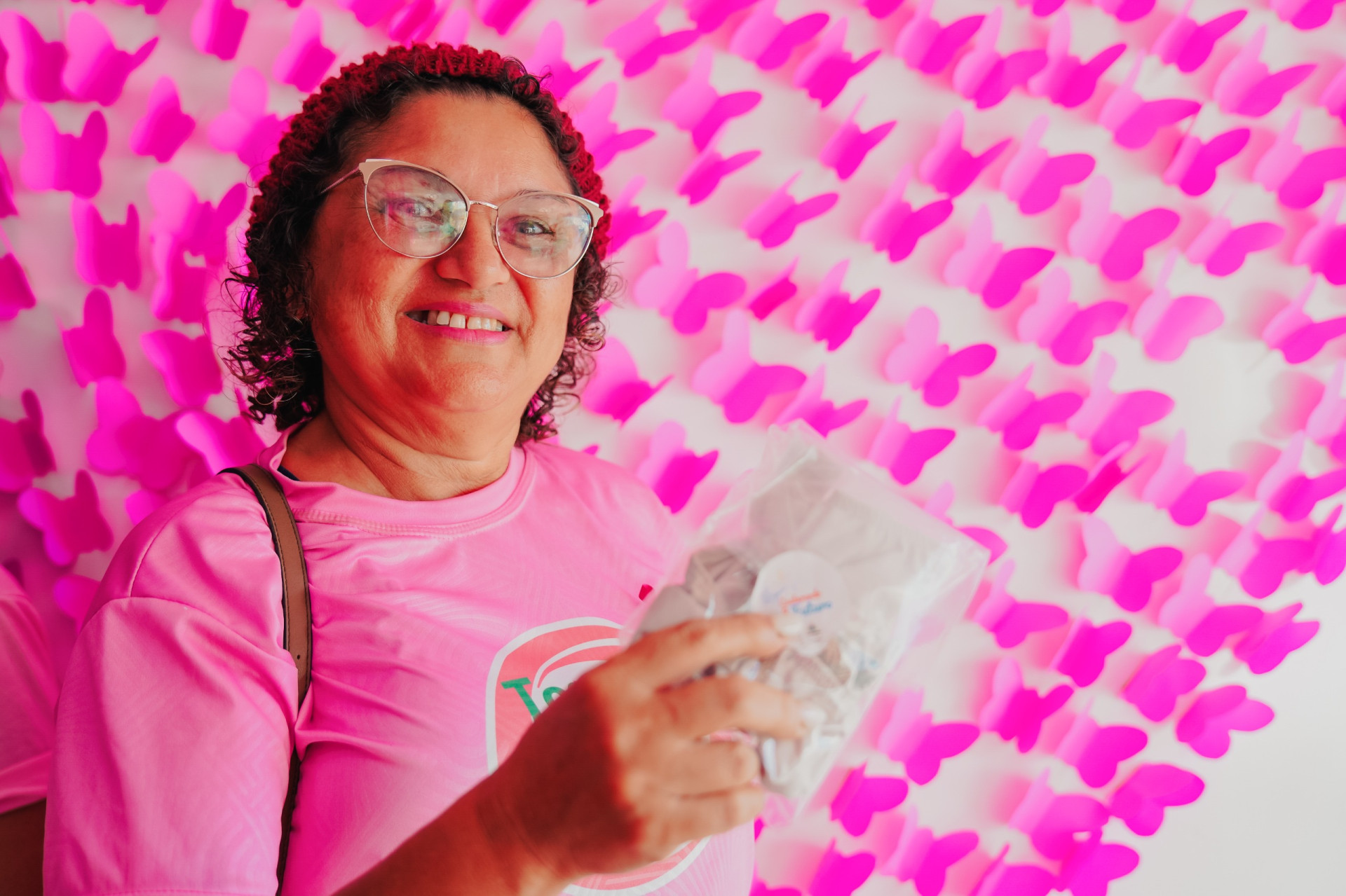 Entrega de sutiãs para mulheres mastectomizadas