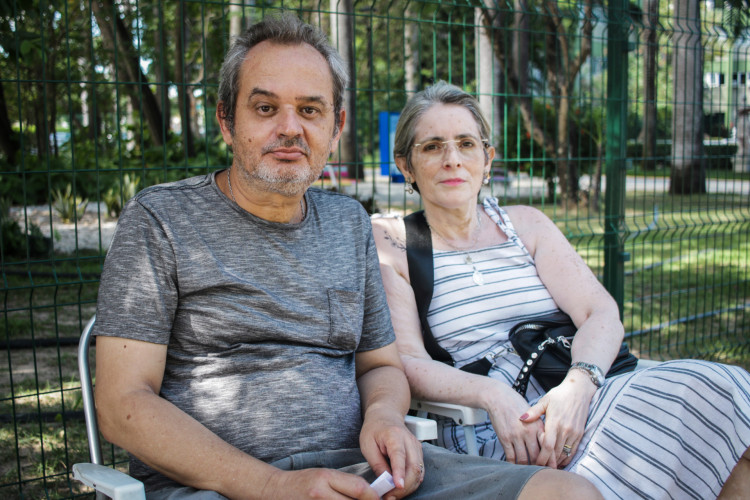 Pais prometem esperar filha até o fim da prova 