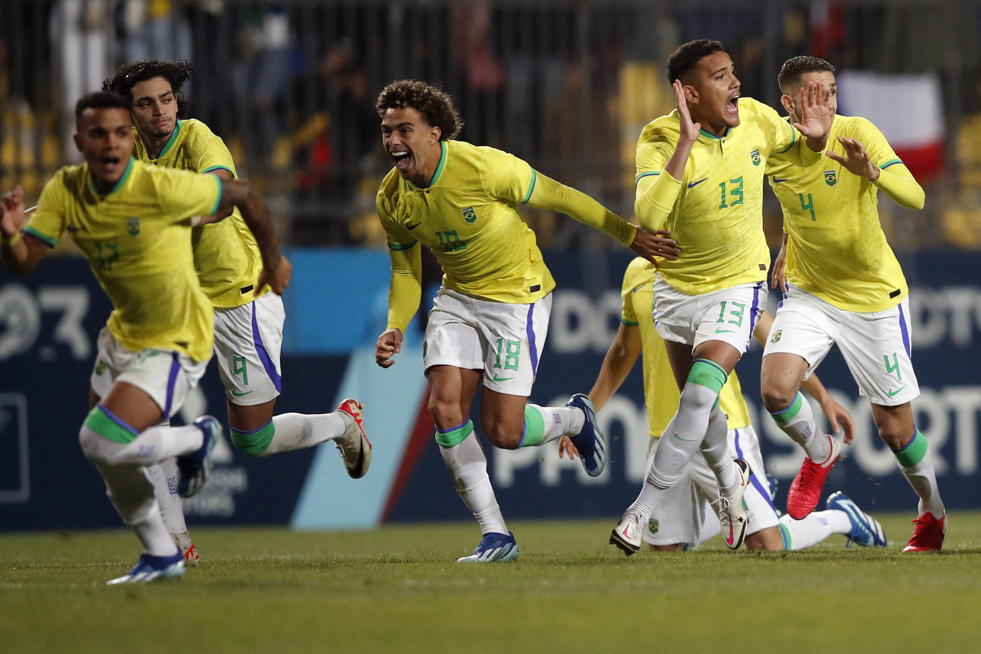 Brasil vence o Chile nos pênaltis e conquista o Ouro no futebol dos Jogos  Pan-Americanos de Santiago 2023