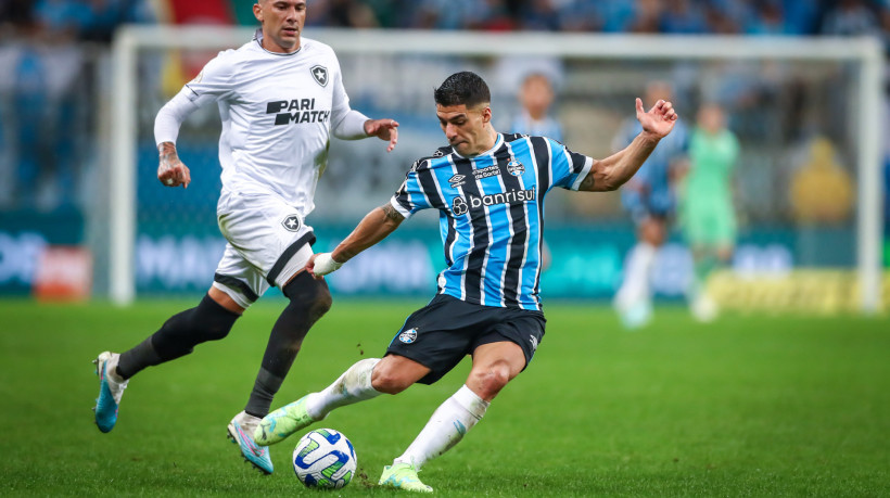 Botafogo e Grêmio se enfrentam pelo Brasileirão Série A hoje, 9; onde assistir ao vivo aos jogos do dia e horário do jogo.
