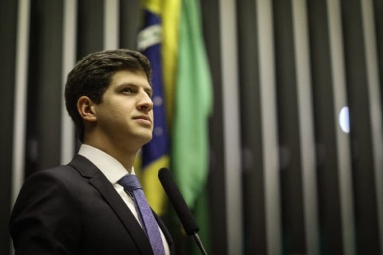 Pernambuco: Jo&atilde;o Campos &eacute; o principal nome nas pesquisas sobre o cen&aacute;rio pol&iacute;tico das Elei&ccedil;&otilde;es 2024 em Recife; entenda