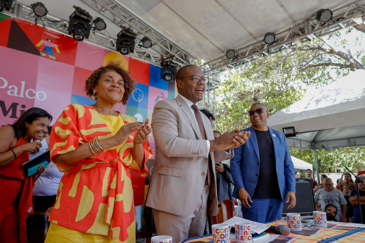 FORTALEZA-CE, BRASIL, 09-11-2023: Ministro Sílvio de Almeida Encontros Universitários UFC. O ministro dos Direitos Humanos e Cidadania, Silvio Almeida, participa da palestra "Incluir para educar, educar para incluir" da edição 2023 dos Encontros Universitários da Universidade Federal do Ceará. (Foto: Aurelio Alves/O Povo)