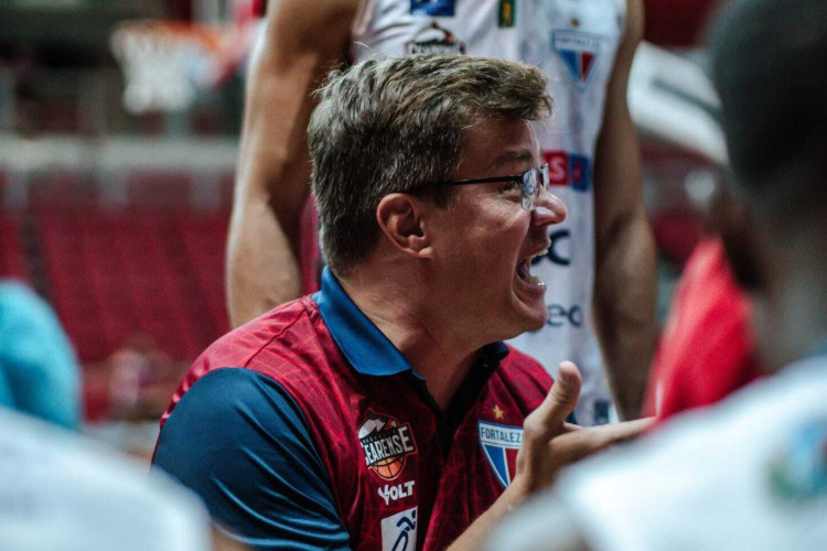 Flávio Espiga, técnico do Fortaleza Basquete Cearense