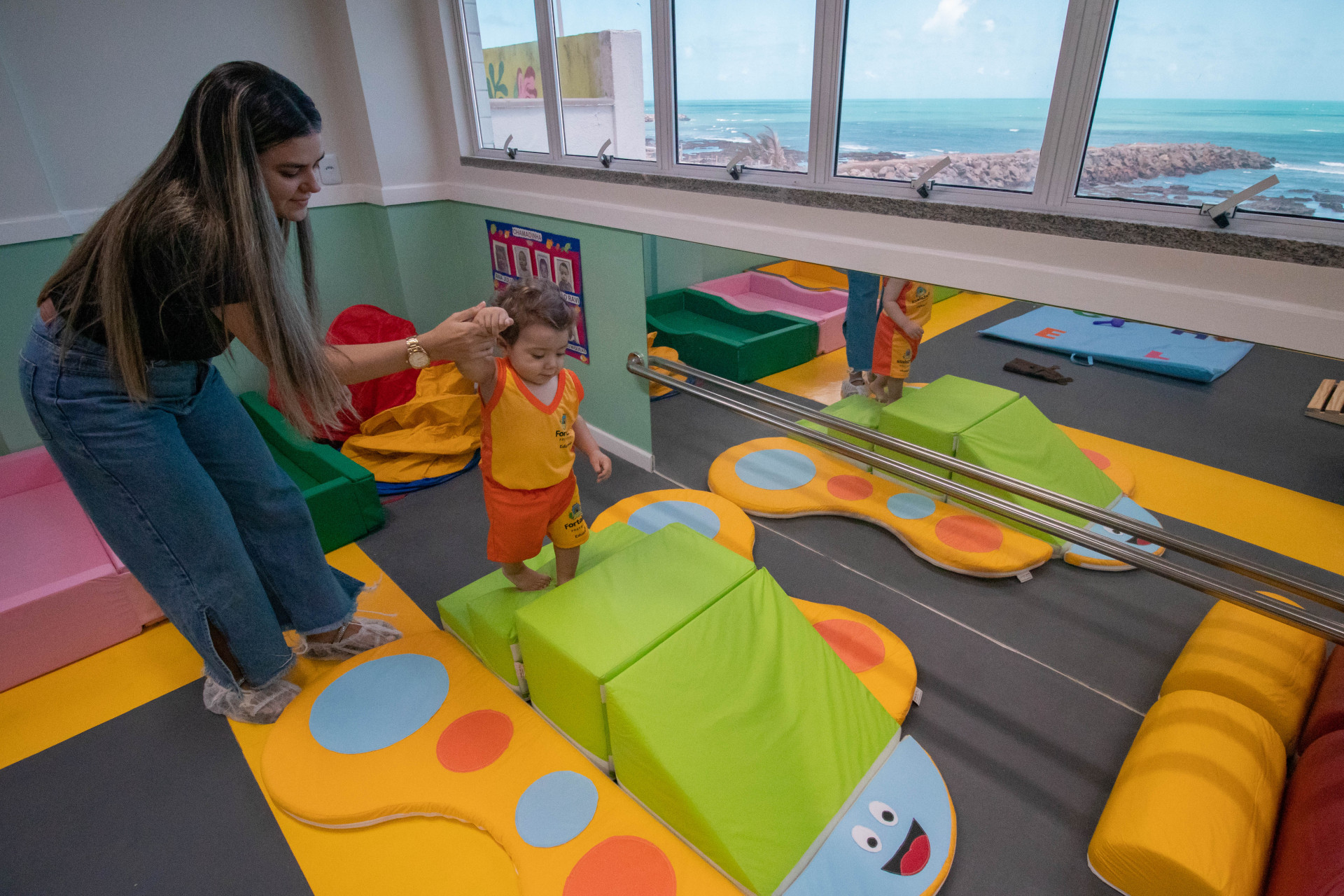 FORTALEZA, CEARÁ, BRASIL, 13-11-2023: Prefeitura e José Sarto entregam novo CEI, Centro de Educação Infantil Maria Dalva dos Santos no Pirambu, com vista para o Mar. (Foto: Samuel Setubal/ O Povo)