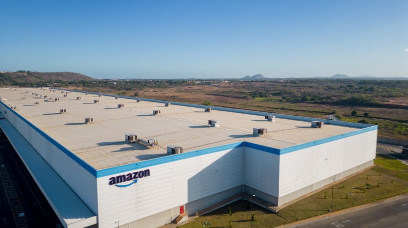 FORTALEZA-CE, BRASIL, 16-11-2023: Centro de distribuição da Amazon,  Matéria sobre a logística de distribuição da Amazon durante o período da Black Friday. (Foto: Aurelio Alves/O Povo)