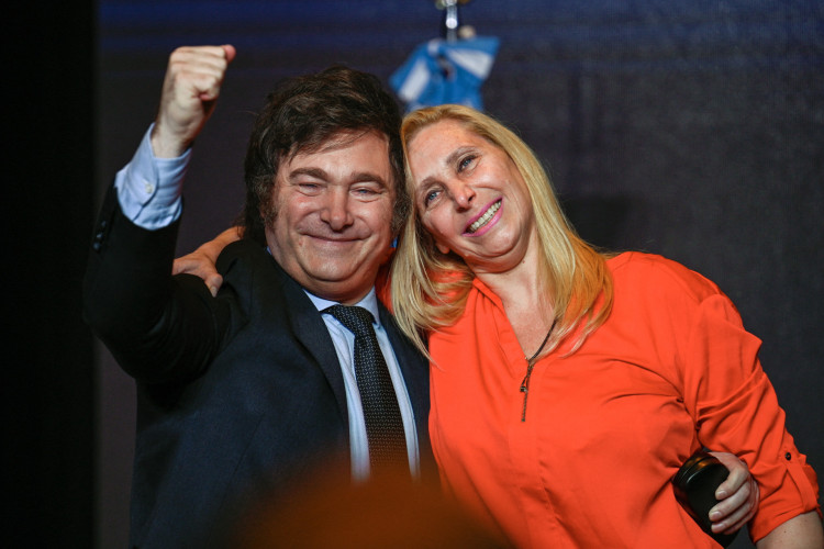 Javier Milei, presidente da Argentina, com a irm&atilde; Karina Milei