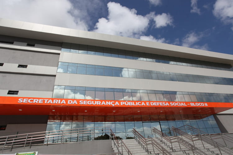 FORTALEZA, CEARÁ, BRASIL, 20.11.2023: Fachada do Centro Integrado de Segurança Pública.