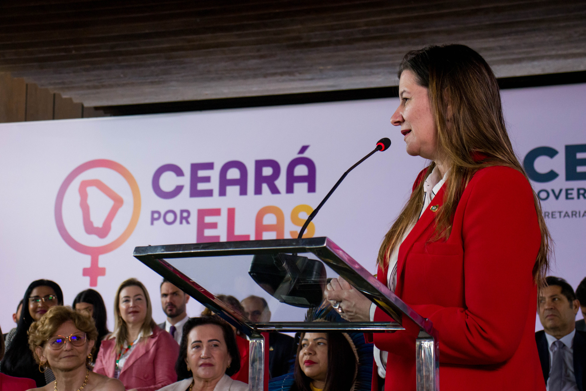 FORTALEZA, CEARÁ, BRASIL, 21-11-2023: Lia Gomes fala no lançamento do Programa Ceará por Elas no Palácio da Abolição. (Foto: Samuel Setubal) (Foto: Samuel Setubal)