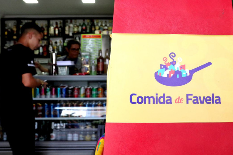 Do churrasquinho à coxinha: festival mostra diferentes sabores da Maré