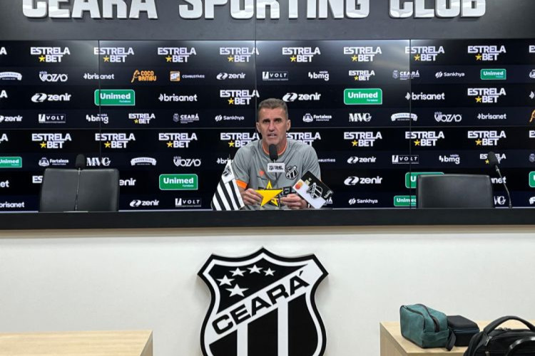 Vanger Mancini concede entrevista coletiva no Ceará, nesta quarta-feira, (22/11)