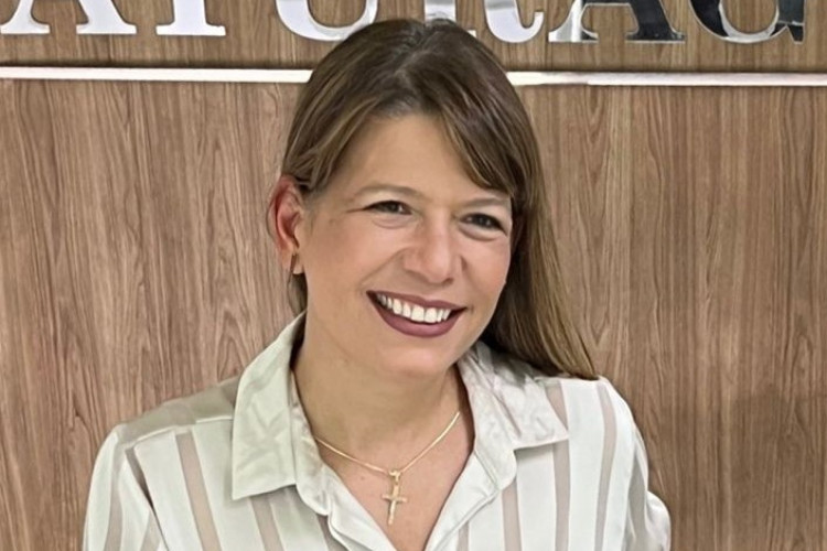 A empresária e vice-presidente de operações do Grupo Telles, Aline Telles, abre as palestras do seminário Geração Família