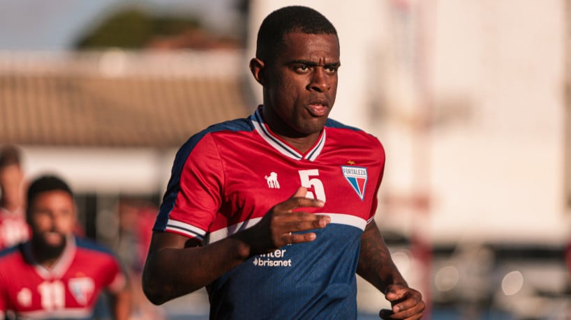 Zagueiro Benevenuto em treino do Fortaleza no Centro de Excelência Alcides Santos, no Pici 