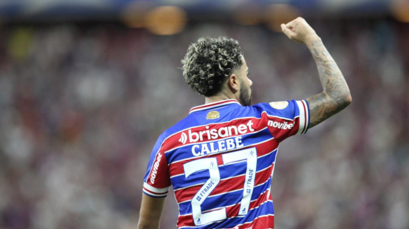 Calebe comemora gol no jogo Fortaleza x Palmeiras, no Castelão, pela Série A 2023