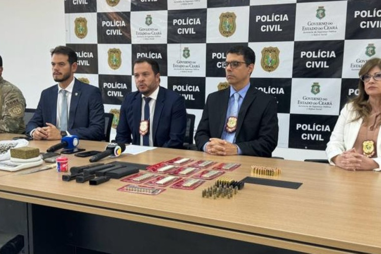 Coletiva de imprensa divulgou informações sobre trabalhos policiais, nesta segunda-feira, 27