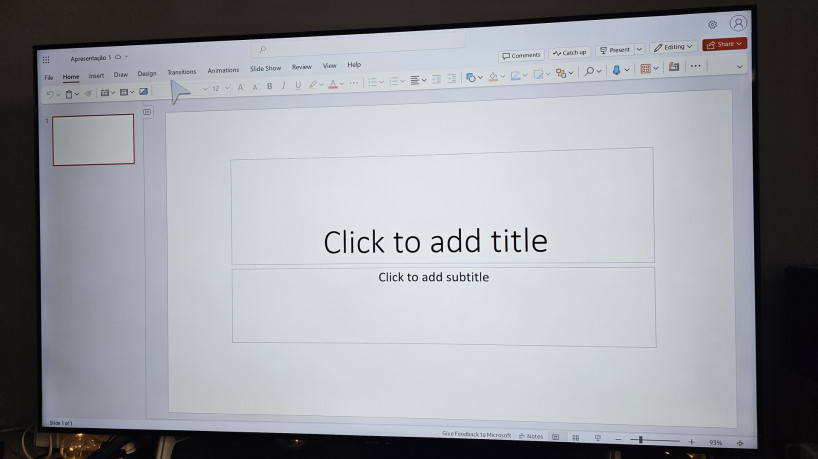 Crystal UHD CU7700, da Samsung, roda o Microsoft 365, mas performance &eacute; lenta