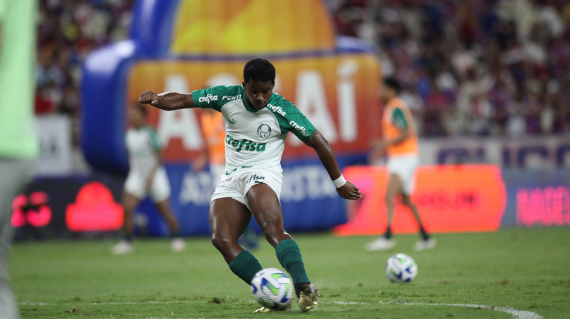 FORTALEZA, CEARÁ, BRASIL, 26.11.2023: Endrick, jogador do Palmeiras no Jogo Fortaleza x Palmeiras. arena Castelão.