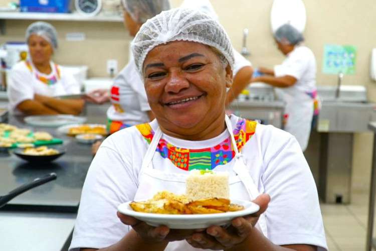 1 Circuito Gastronomia em Rede irá comercializar comidas produzidas por mulheres das comunidades da Graviola e Japão, em Fortaleza
