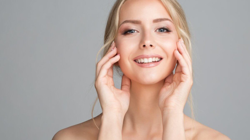 Busca por procedimentos que priorizam a beleza natural cresce no setor estético (Imagem: Inara Prusakova | Shutterstock)