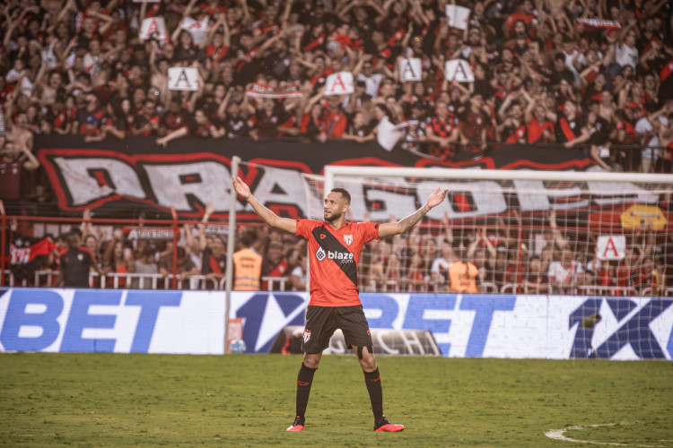 Gustavo Coutinho brilhou pelo Atlético-GO em 2023