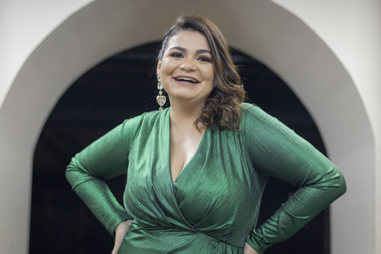 FORTALEZA-CE, BRASIL, 01-12-2023:  Os humoristas Max Petterson, Mila Costa, Morgana Camila e Denis Lacerda apresentam o espetáculo "Assistiu Porque Quis", ispirada no podcast dos três, intitulado "Escutou Porque Quis".. (Foto: Aurelio Alves/O Povo)