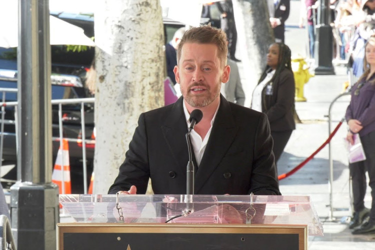 O ator Macaulay Culkin recebeu uma estrela na Calçada da Fama