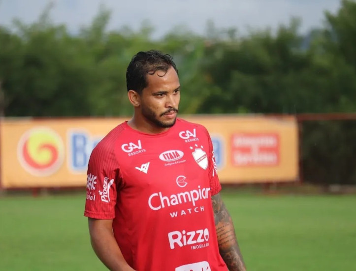 Meio-campista Lourenço, novo reforço do Ceará para a temporada de 2024 