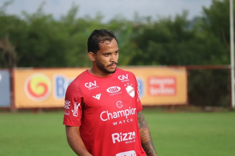 Meio-campista Lourenço, novo reforço do Ceará para a temporada de 2024