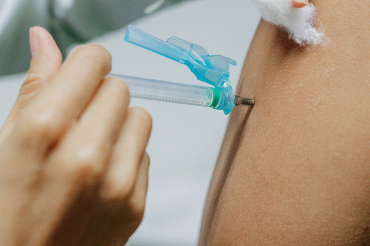 Campanha de vacina&ccedil;&atilde;o contra Covid-19. Vapt-Vupt de Messejana