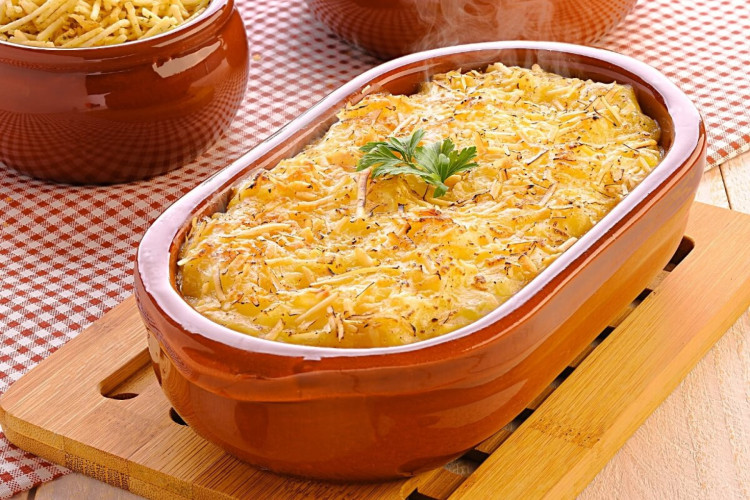 Escondidinho de batata com berinjela (Imagem: Rafael Trafaniuc | Shutterstock)