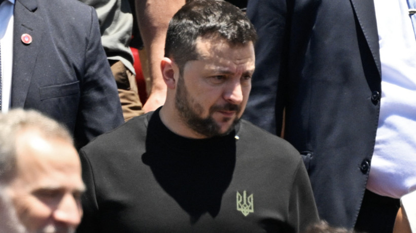 Presidente da Ucrânia participou da posse de Milei