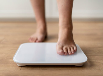 Isso ocorre não por causa do medicamento, mas devido à perda de peso rápida.