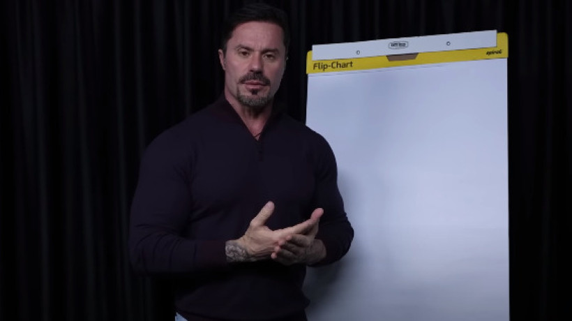 Renato Cariani, que está sendo investigado pela Polícia Federal, postou um vídeo em seu canal esclarecendo polêmicas