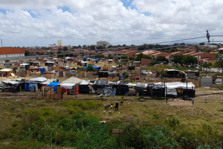 A "Terra Prometida – Vítimas da Covid-19", uma das ocupações urbanas mais emblemáticas de Fortaleza, será desapropriada de forma pacífica após acordo firmado no dia 5 de dezembro 