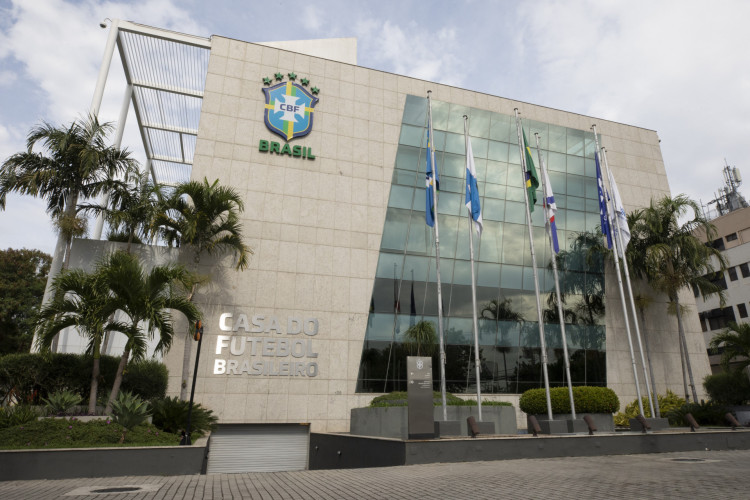 Imagens da fachada da sede da CBF, localizada na Barra da Tijuca, no Rio de Janeiro. 