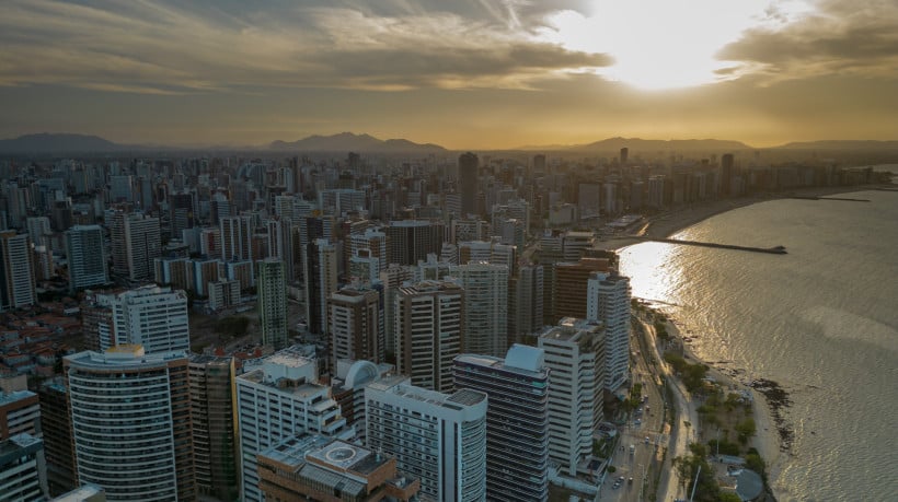 Vista a&eacute;rea de Fortaleza, principal polo econ&ocirc;mico do Nordeste e l&iacute;der do PIB entre as capitais da regi&atilde;o