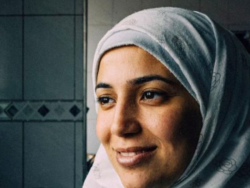 Meninas, mulher muçulmana sem características faciais em um lenço na  cabeça, fotos de perfil de mídia social