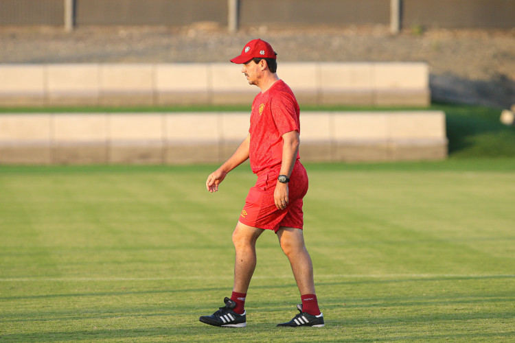 Técnico Fernando Diniz em treino do Fluminense para Mundial de Clubes, em Jeddah, na Arábia Saudita 