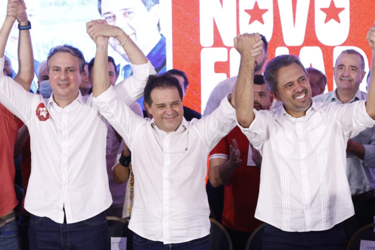 Evandro Leitão se filia ao PT. Estão presentes no evento deste domingo, 17, Camilo Santana e Elmano de Freitas