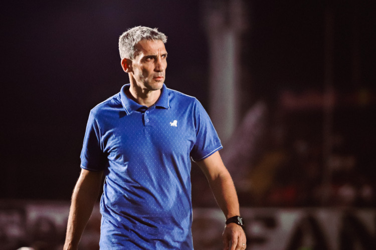 Técnico Vojvoda no jogo RB Bragantino x Fortaleza, no Nabi Abi Chedid, pelo Campeonato Brasileiro Série A 2023