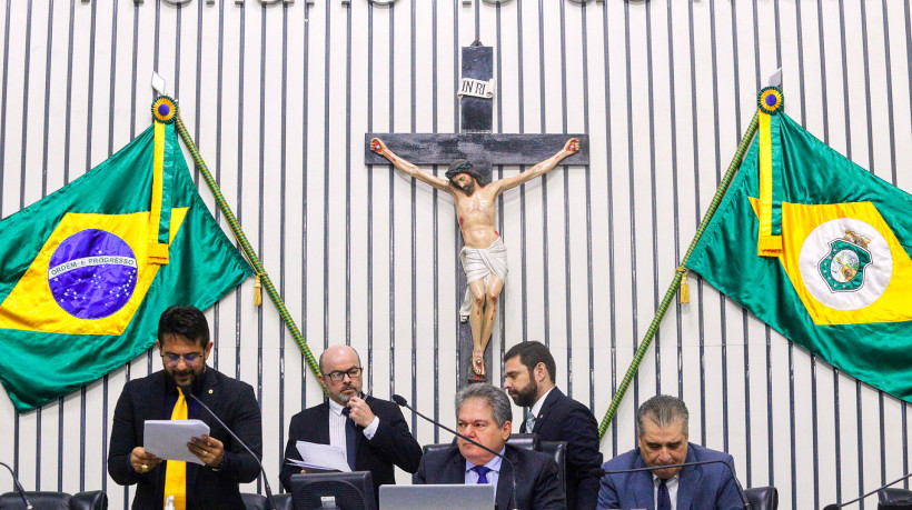 ￼ASSEMBLEIA Legislativa aprovou uma série de projetos nesta terça-feira