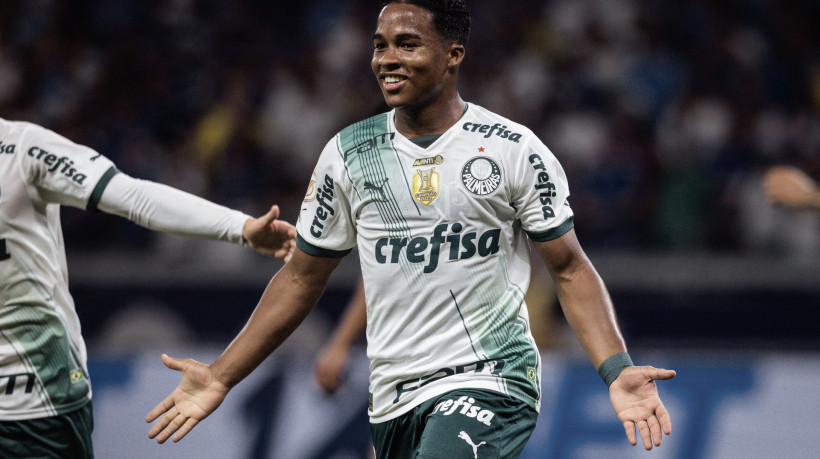 Atacante Endrick comemora gol no jogo Cruzeiro x Palmeiras, no Mineirão, pelo Campeonato Brasileiro Série A 2023