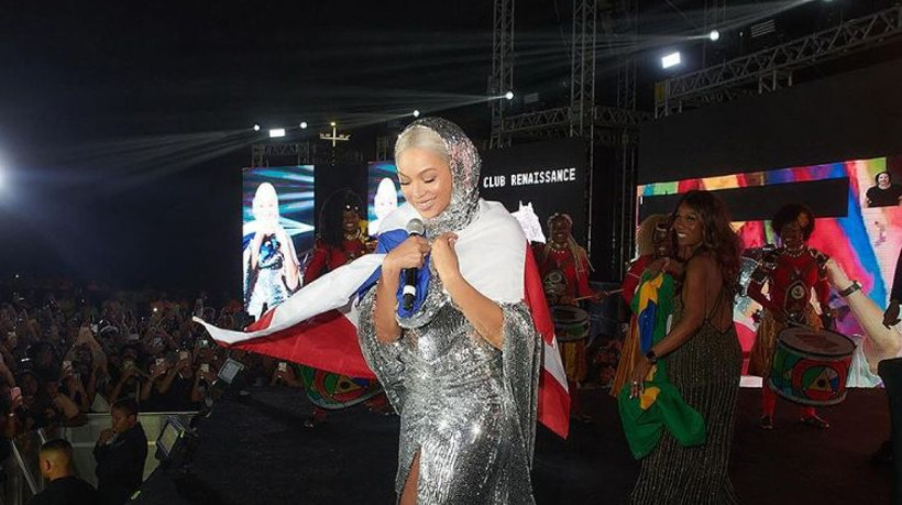 Beyoncé participou da festa Club Renaissance em Salvador, BA. 