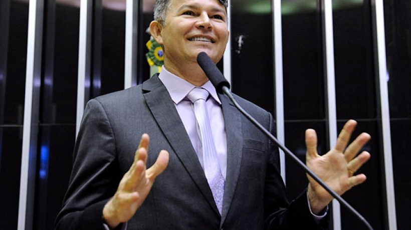 Deputado do PL-MT protcolou projeto de lei para que deputados possam portar arma 