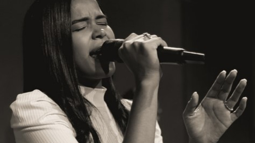 Aclécia Silva, de 18 anos, morreu após acidente em BR na Bahia