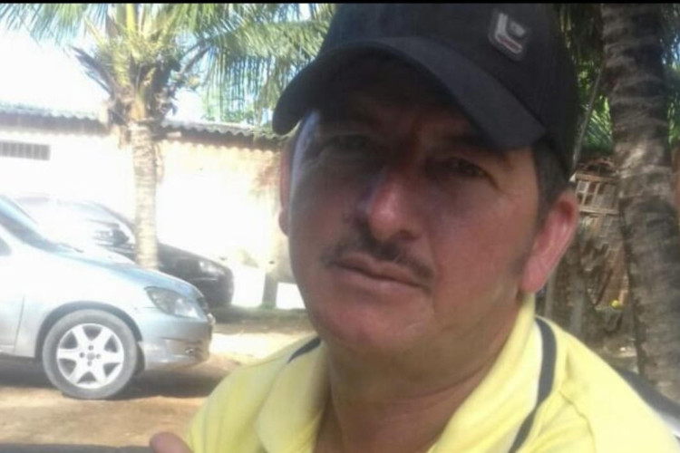 José Regivaldo da Silva, de 49 anos, foi morto vítima de bala perdida durante um confronto entre policiais e assaltantes, no bairro Parque Manibura, em Fortaleza
