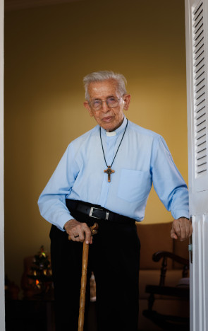 Dom Edmilson da Cruz completou 75 anos de ordenação presbiteral, sendo o bispo mais idoso do Ceará(Foto: AURÉLIO ALVES)