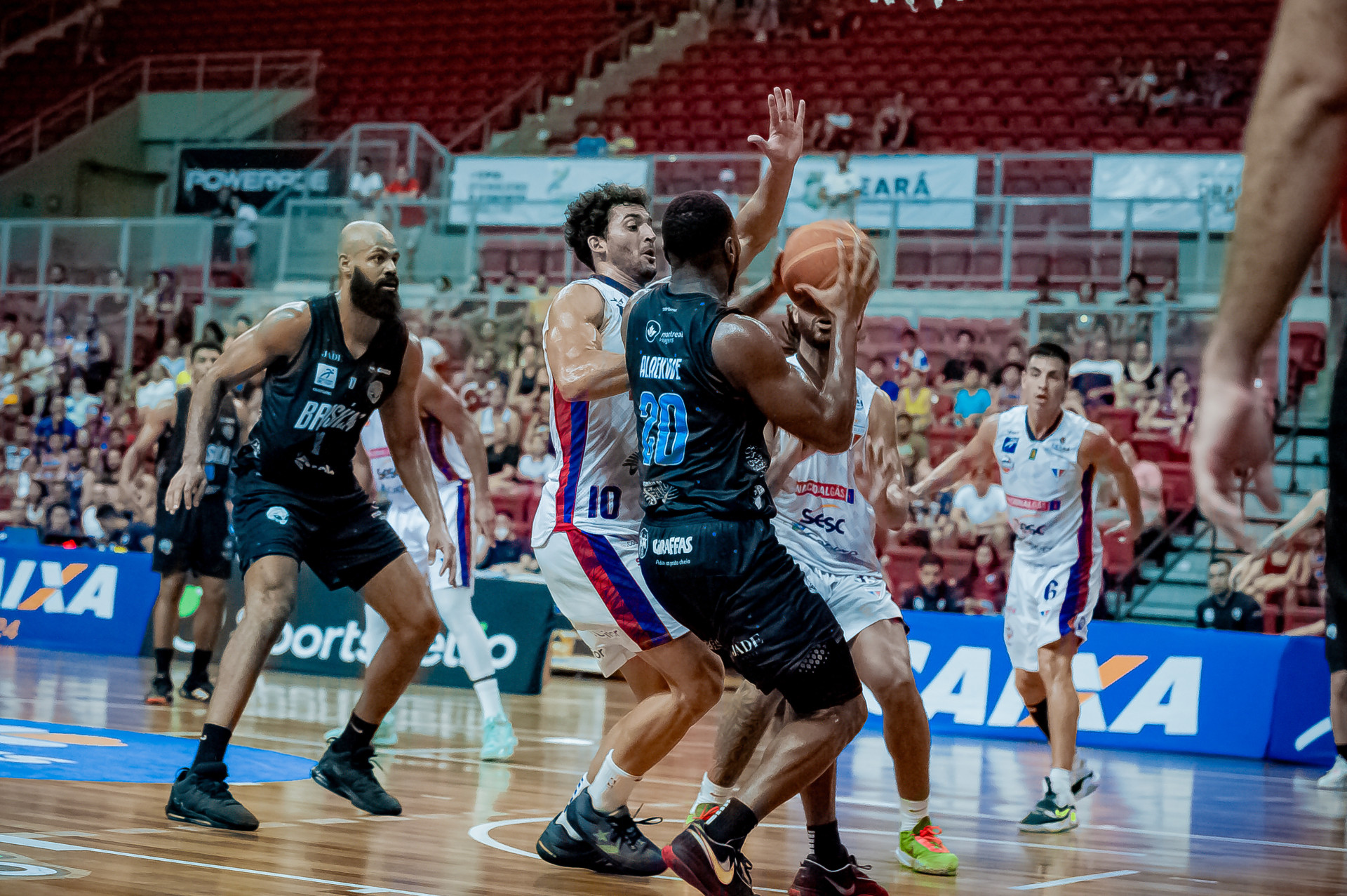 Lance do jogo Fortaleza Basquete Cearense x Brasília, no CFO, pelo NBB 2023/2024 (Foto: Carlos Roosewelt/FBC)