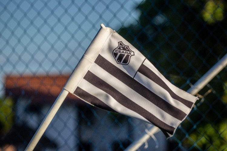 Bandeira do Ceará Sporting Club na Cidade Vozão 